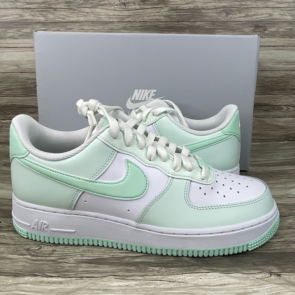 NEW Nike Air Force 1 Low '07 Mint Foam Men's Size 8.5 FZ4123-394